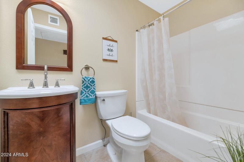 5311 N 2nd Ave-large-021-017-5311 N 2nd