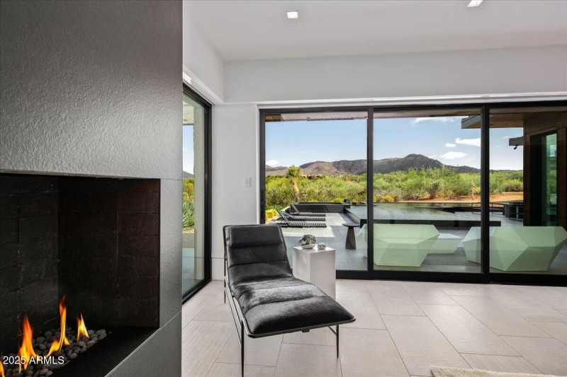 Primary Suite Sitting Area