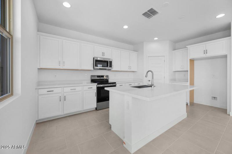 hj-az-phoenix-asante-vista-arlington-lot