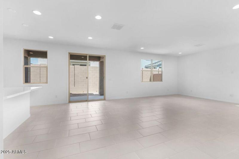 hj-az-phoenix-asante-vista-ellington-lot