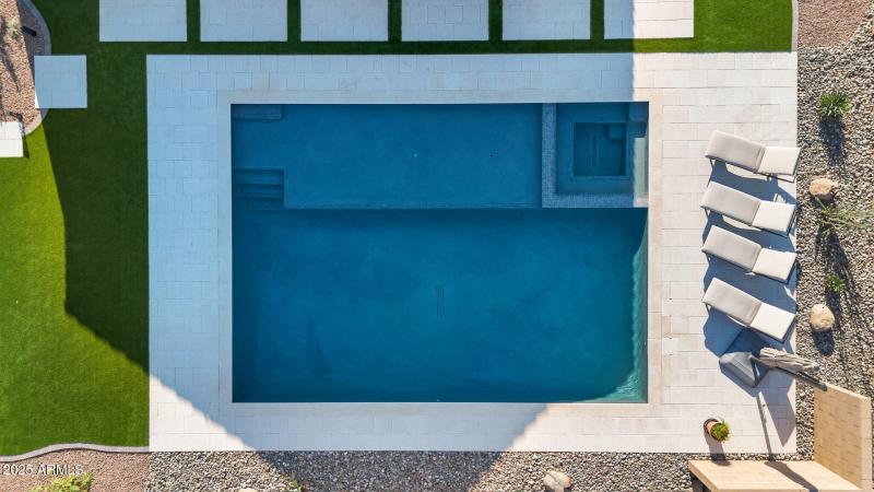 050_80-web-or-mls-dji_0203_684