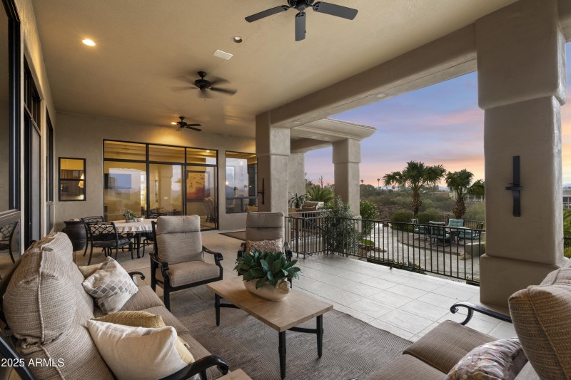 Extensive entertaining space