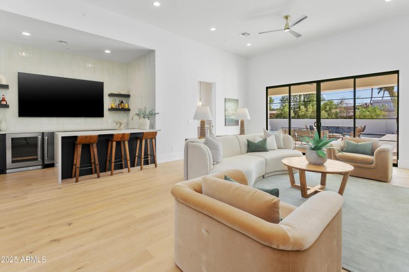 GAME ROOM OFF THE POOL