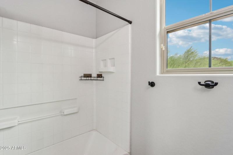 30-web-or-mls-W Palo Brea Ln-L2608-028