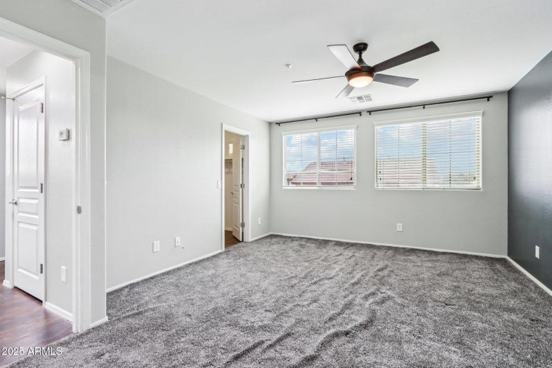 39-web-or-mls-W Palo Brea Ln-L2608-037