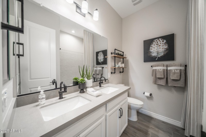 3836 S Gladiolus Circle