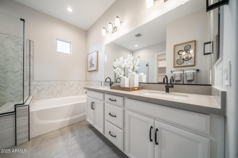 3836 S Gladiolus Circle