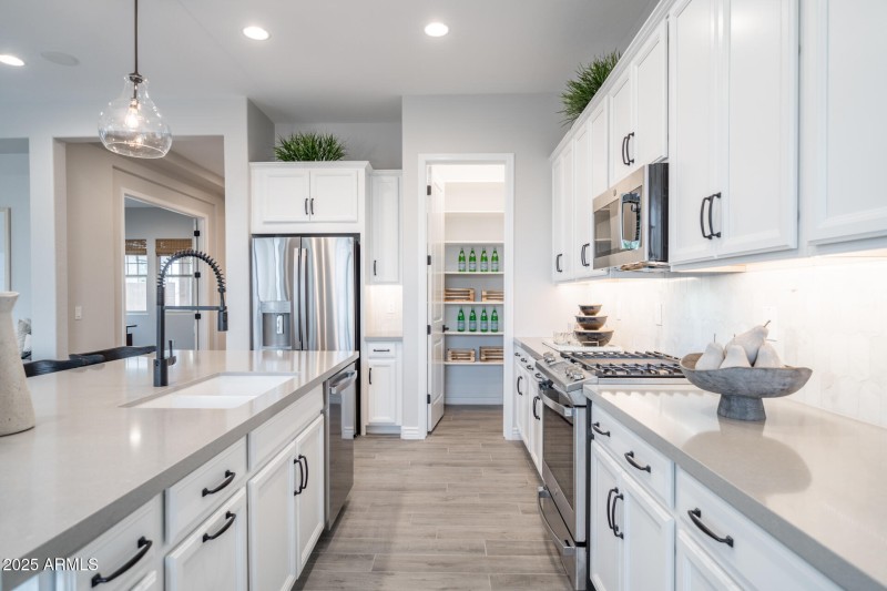 3836 S Gladiolus Circle