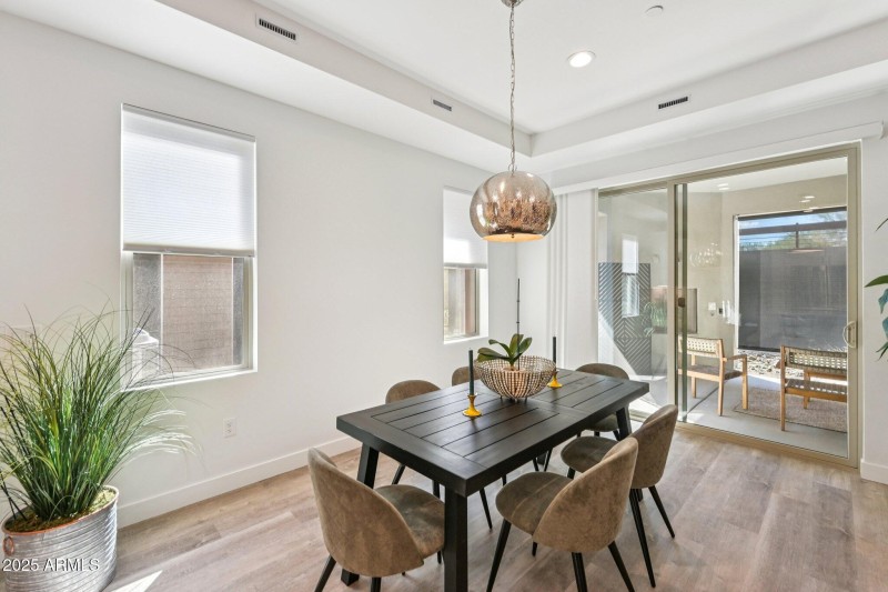 12-web-or-mls-N 136th St-S3009-012