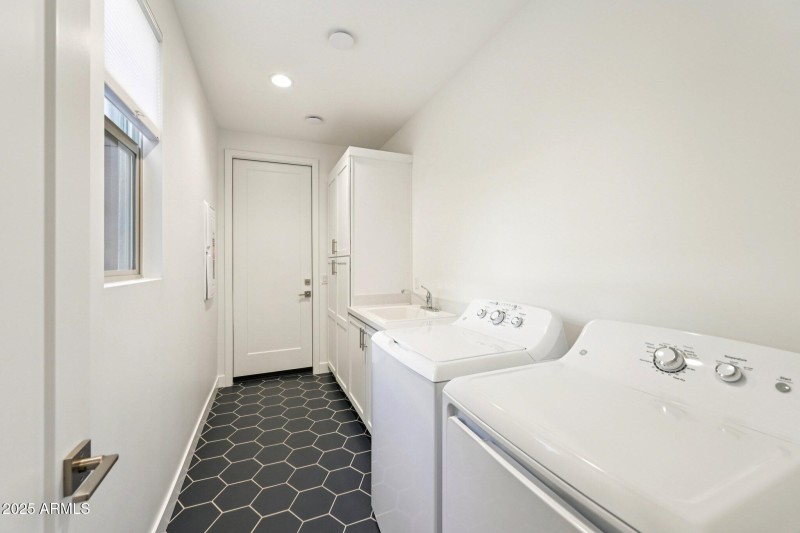 23-web-or-mls-N 136th St-S3009-023