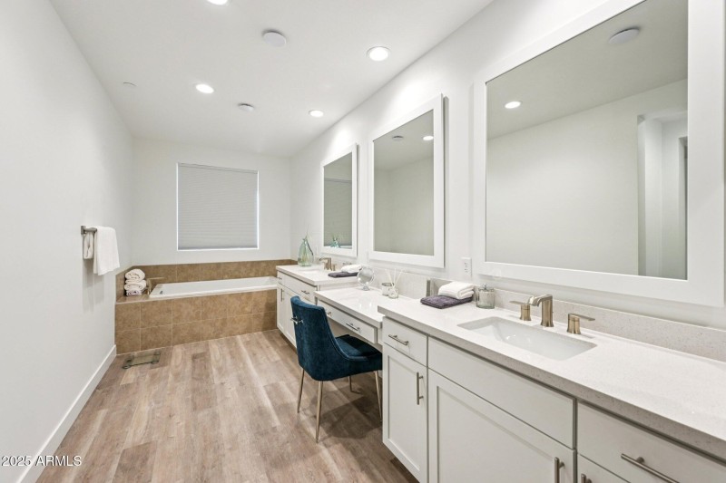 30-web-or-mls-N 136th St-S3009-030