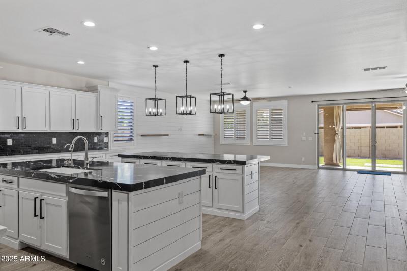 23137 E Camina Buena Vista-7