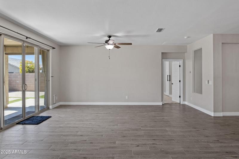 23137 E Camina Buena Vista-12