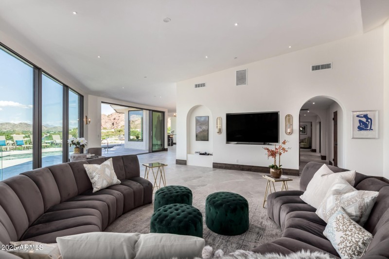 08 - Camelback Canyon