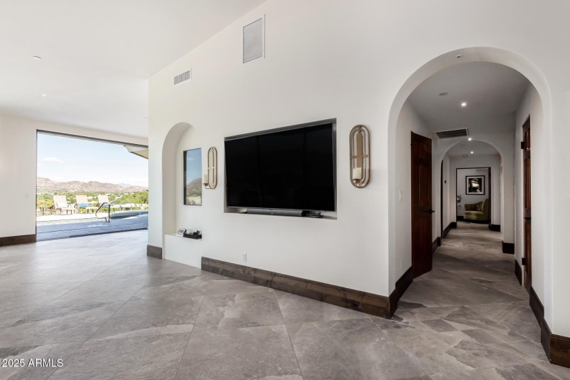 09 - Camelback Canyon