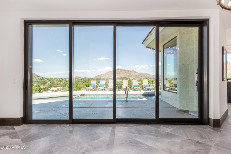 12 - Camelback Canyon