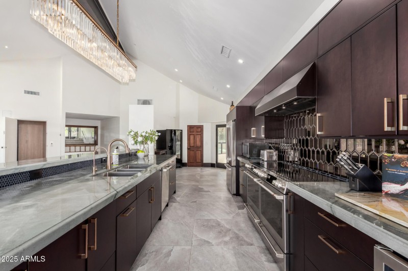 20 - Camelback Canyon