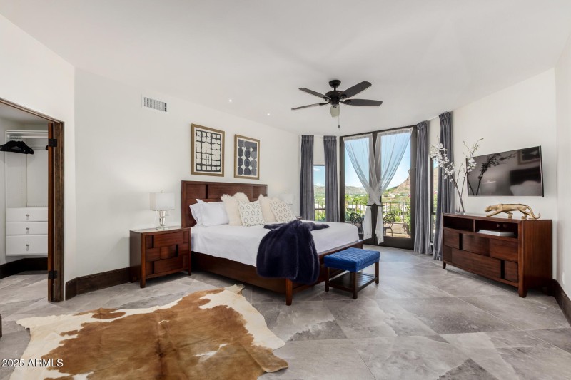 39 - Camelback Canyon