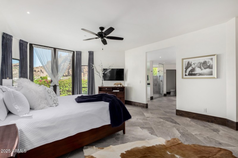 40 - Camelback Canyon