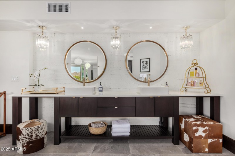 49 - Camelback Canyon