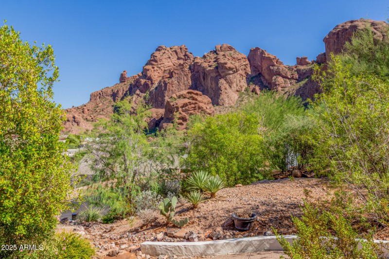80 - Camelback Canyon