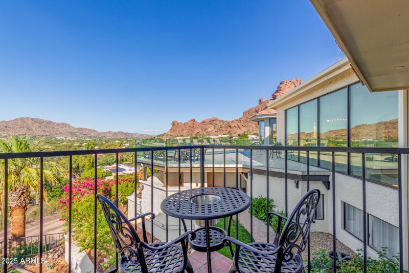 81 - Camelback Canyon