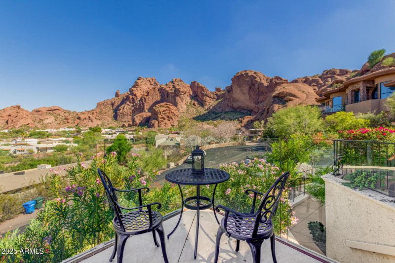 82 - Camelback Canyon