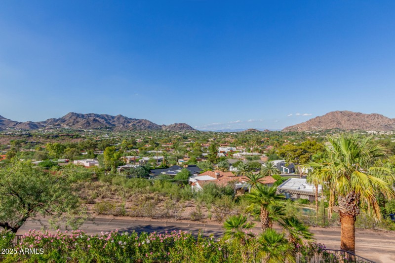 86 - Camelback Canyon