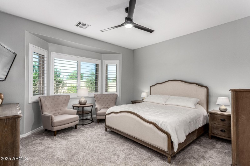 Large Primary with Sitting Area