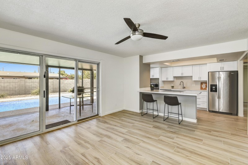 011_Family to Kitchen