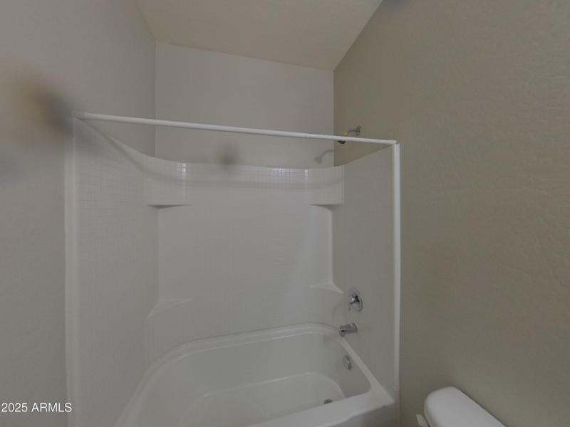 12_pc_pEPGwqqgjt_UEt9AGj2WD_layout_0