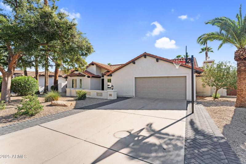 2-web-or-mls-7655 E Windrose Dr - 2