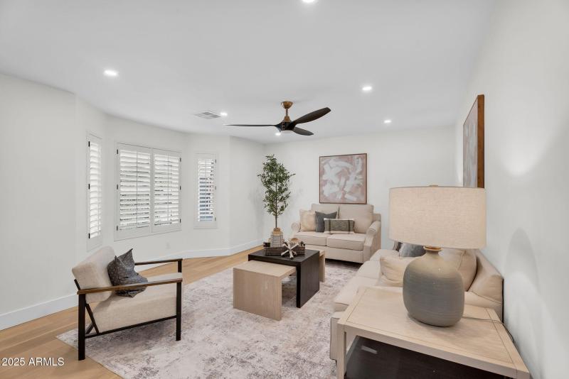 5-web-or-mls-7655 E Windrose Dr - 4