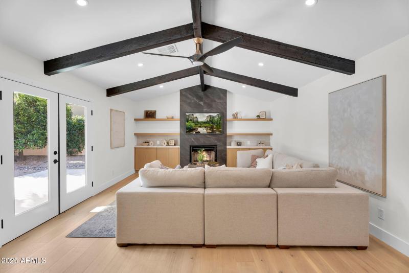 7-web-or-mls-7655 E Windrose Dr - 6