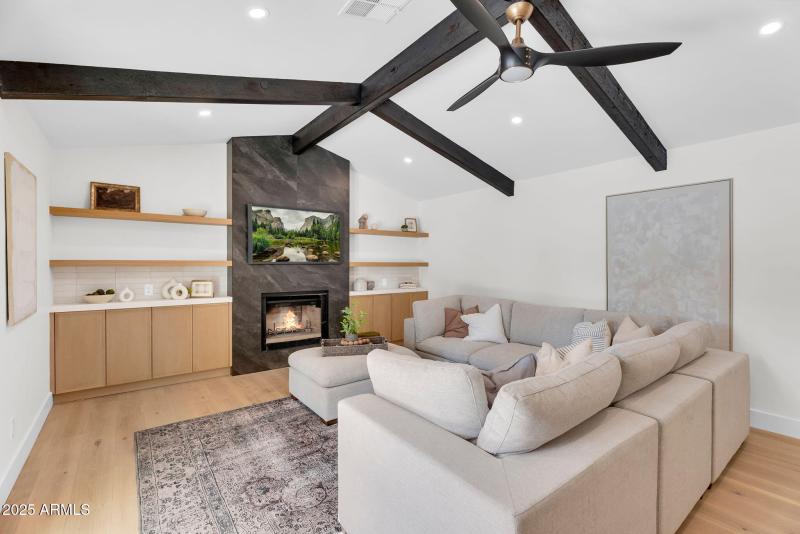 8-web-or-mls-7655 E Windrose Dr - 7