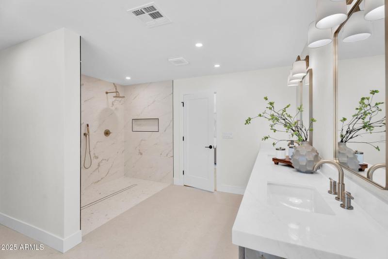 29-web-or-mls-7655 E Windrose Dr - 28