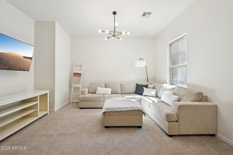 6-web-or-mls-N 161st Ave-S3009-006