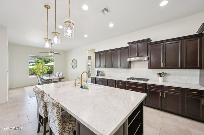 21-web-or-mls-N 161st Ave-S3009-021