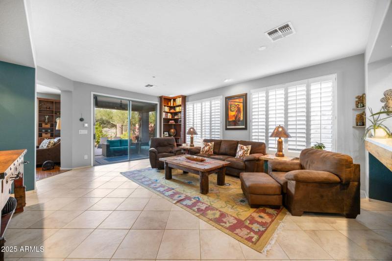 7-web-or-mls-1704-w-dion-dr