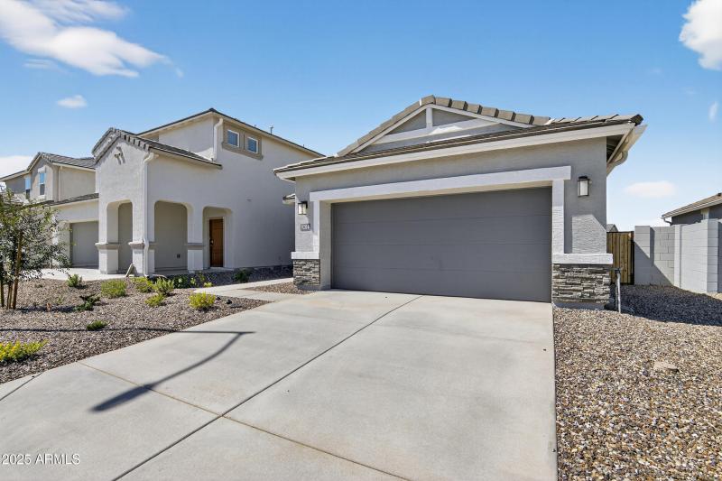 001_003_a4m_opnshw (1)