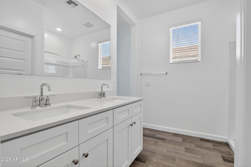 023_068_a4m_opnshw (1)