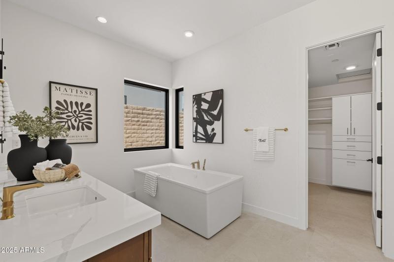 Primary Bathroom W Separate Soak Tub