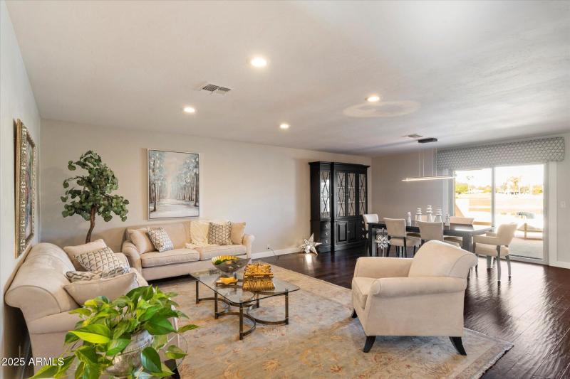 Living Room/Dining Room