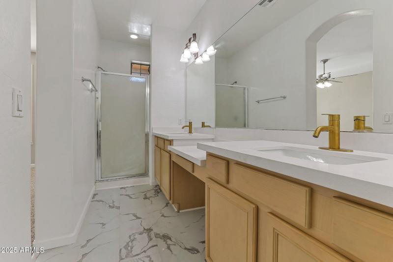 009 Front Bedroom Master Bath