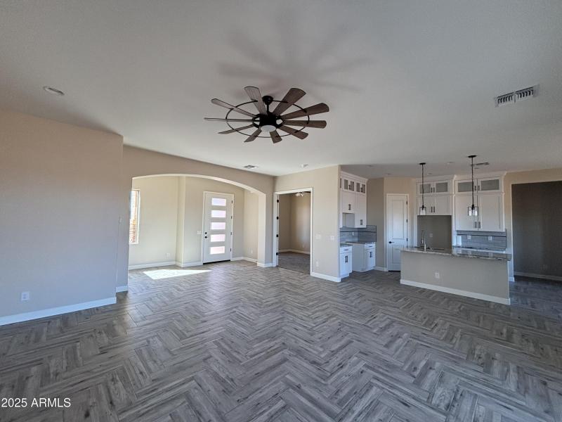 Front Entrance_LivngRM