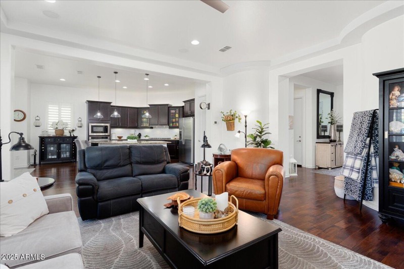 08-27052 W Oraibi Dr