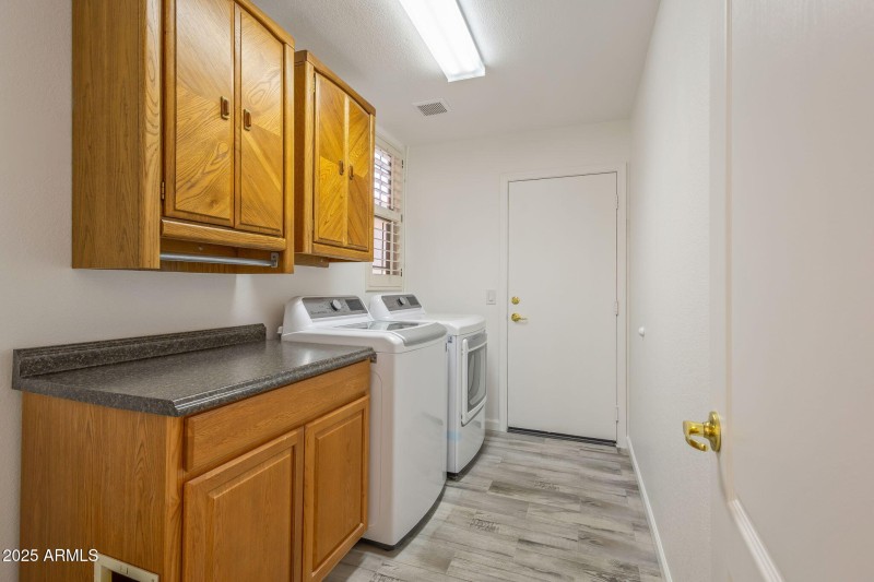 27-web-or-mls-18083 W Douglas Way, Surpi