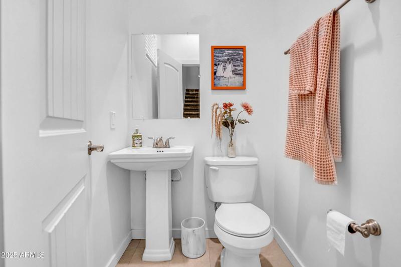 10-custom-3005 E Paradise Ln-10