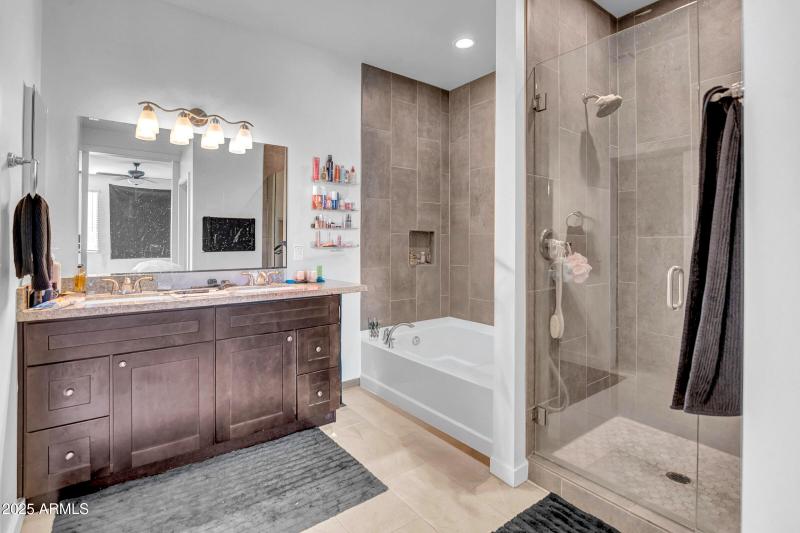 13-custom-3005 E Paradise Ln-13