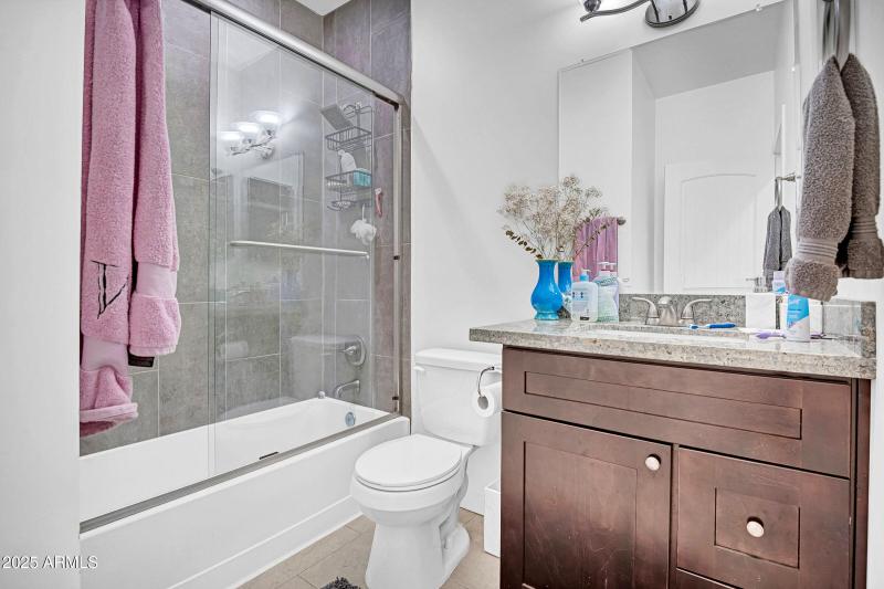 17-custom-3005 E Paradise Ln-17